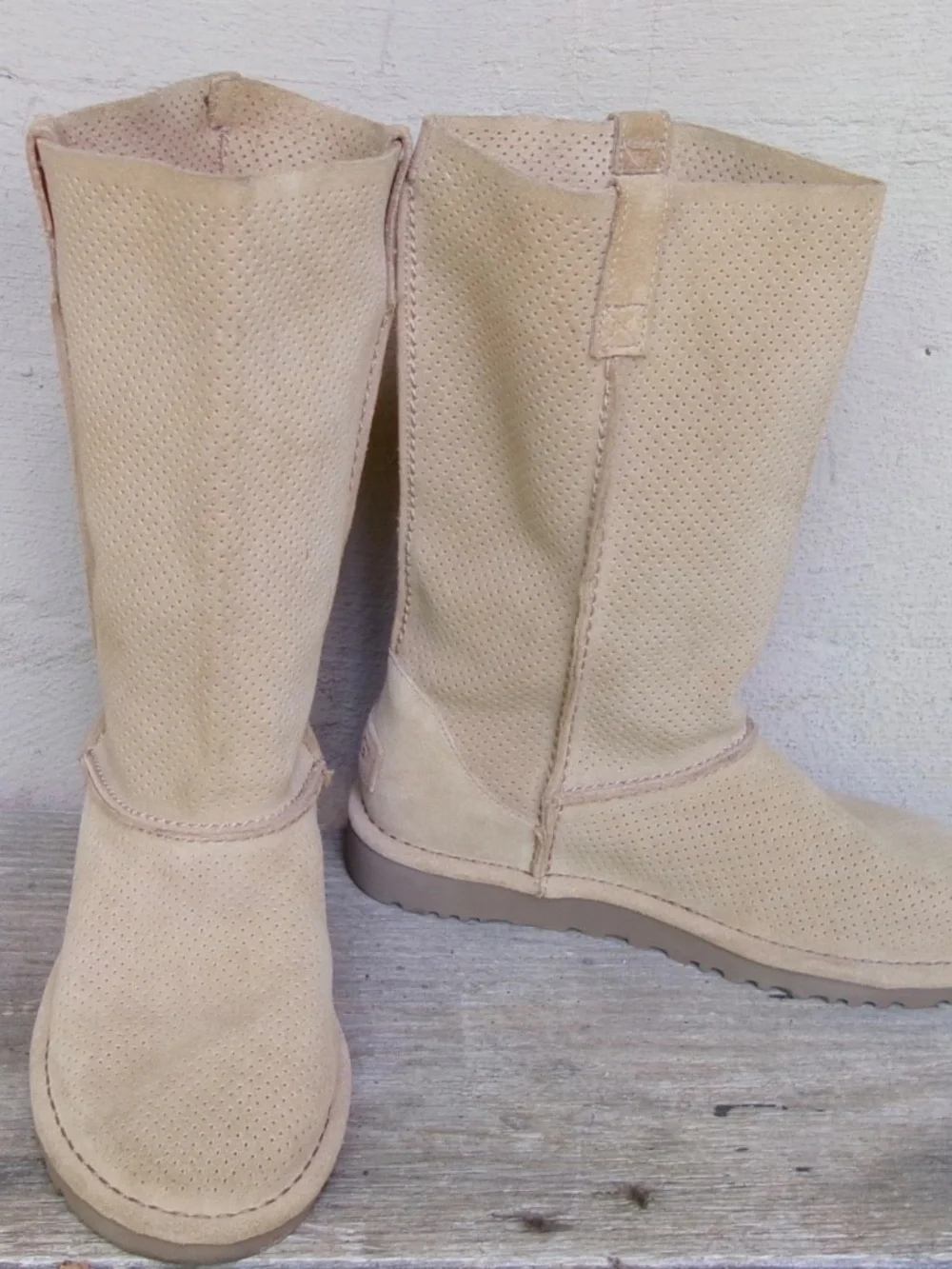 UGG Classic Unlined Light Brown Suede Tall Perforated Boots NEW Size 7